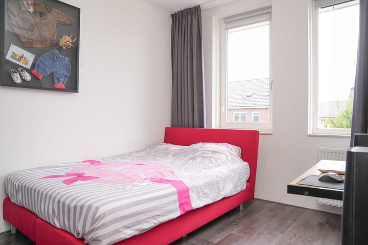 Photo 23 of Annie M.G. Schmidthof 17