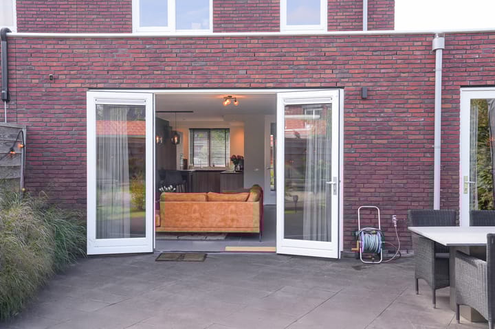 Photo 29 of Annie M.G. Schmidthof 17