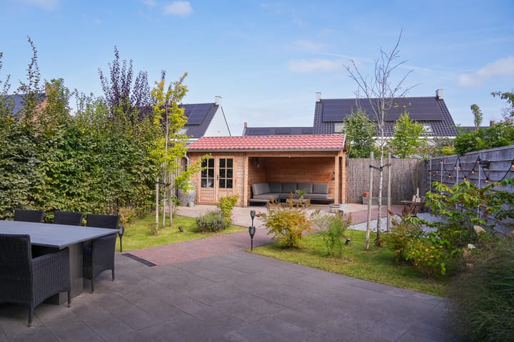 Photo 30 of Annie M.G. Schmidthof 17