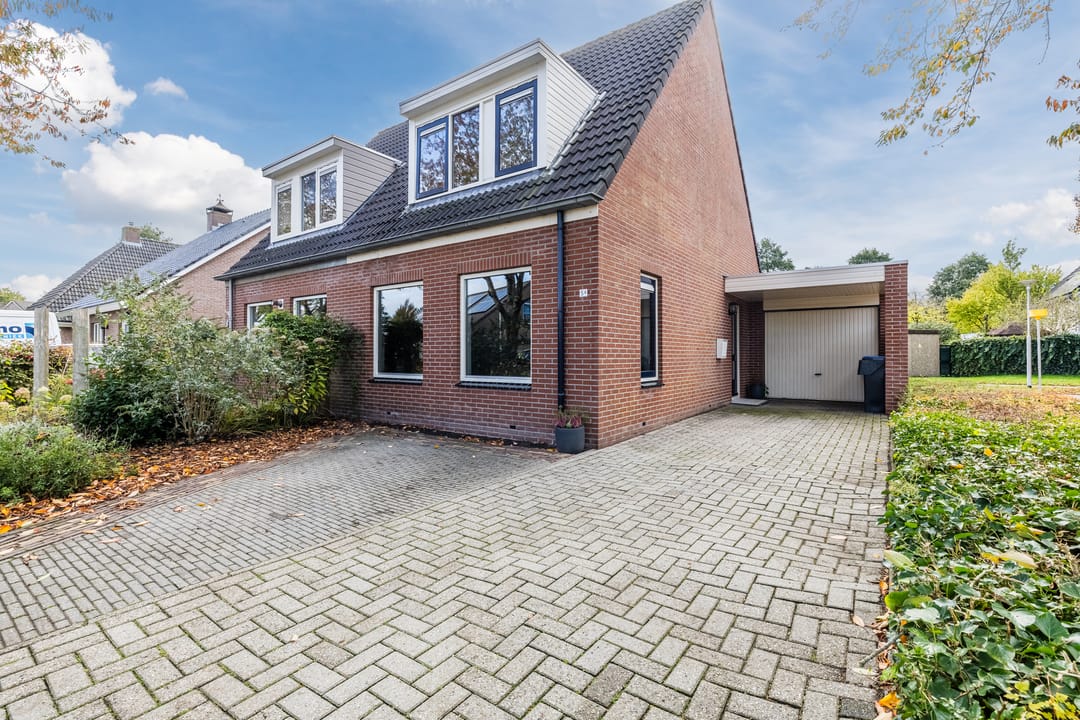 Photo 2 of Merelstraat 5-A