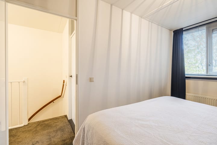 Photo 16 of Merelstraat 5-A