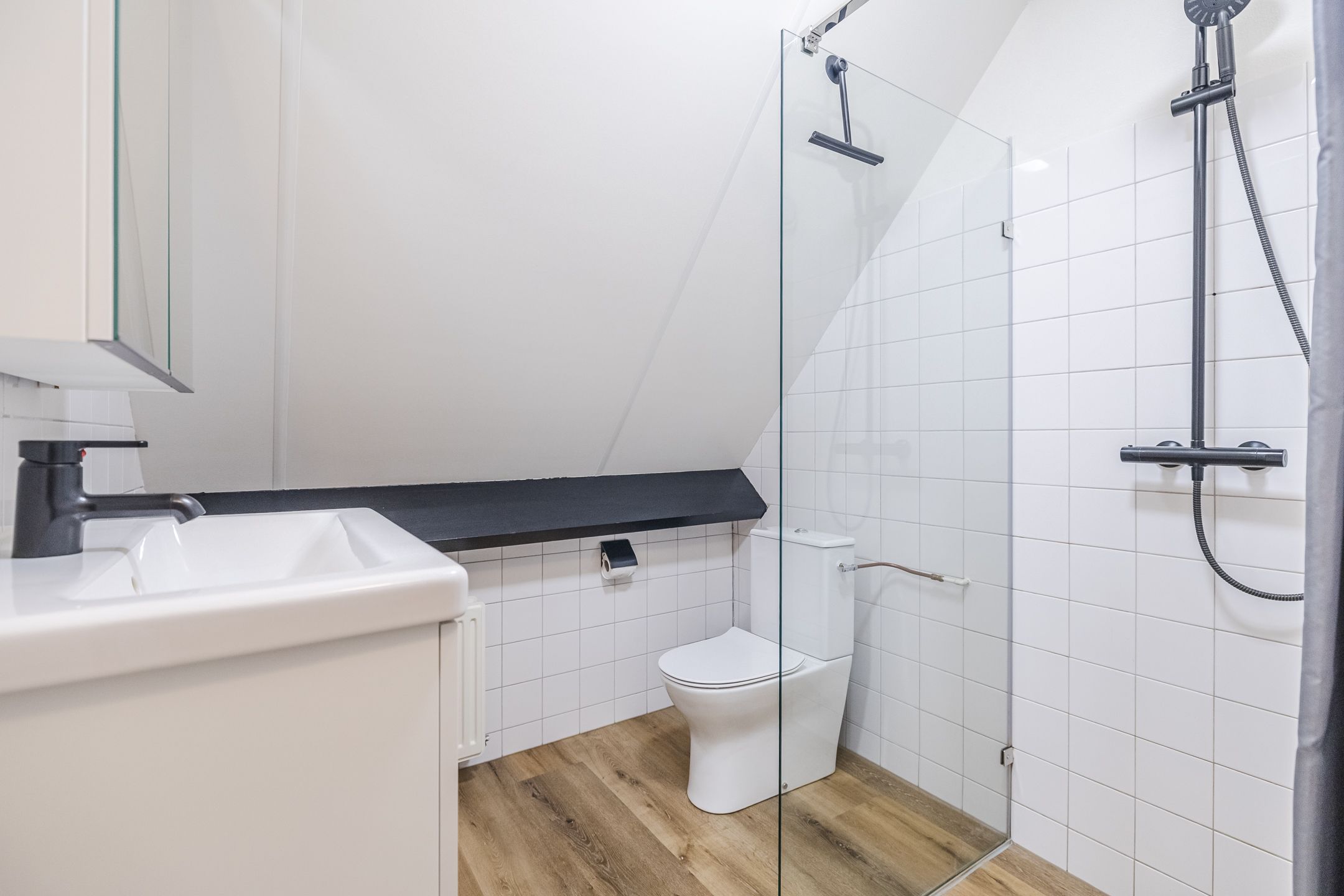 Photo 21 of Merelstraat 5-A