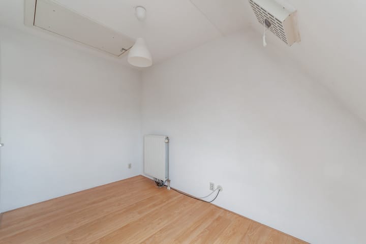 Photo 28 of Waterweegbree 34