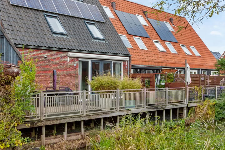 Photo 40 of Waterweegbree 34