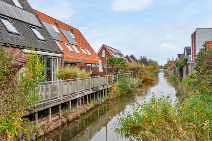 Photo 41 of Waterweegbree 34