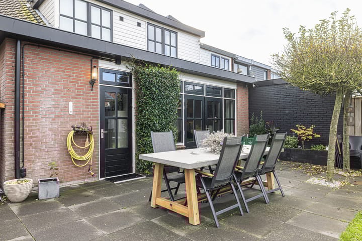 Photo 35 of Piet Heinstraat 23