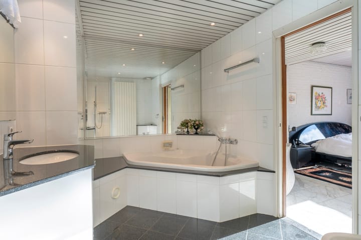 Foto 25 van Parallelweg 12