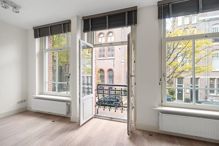 Photo 5 of Van Ostadestraat 202-1