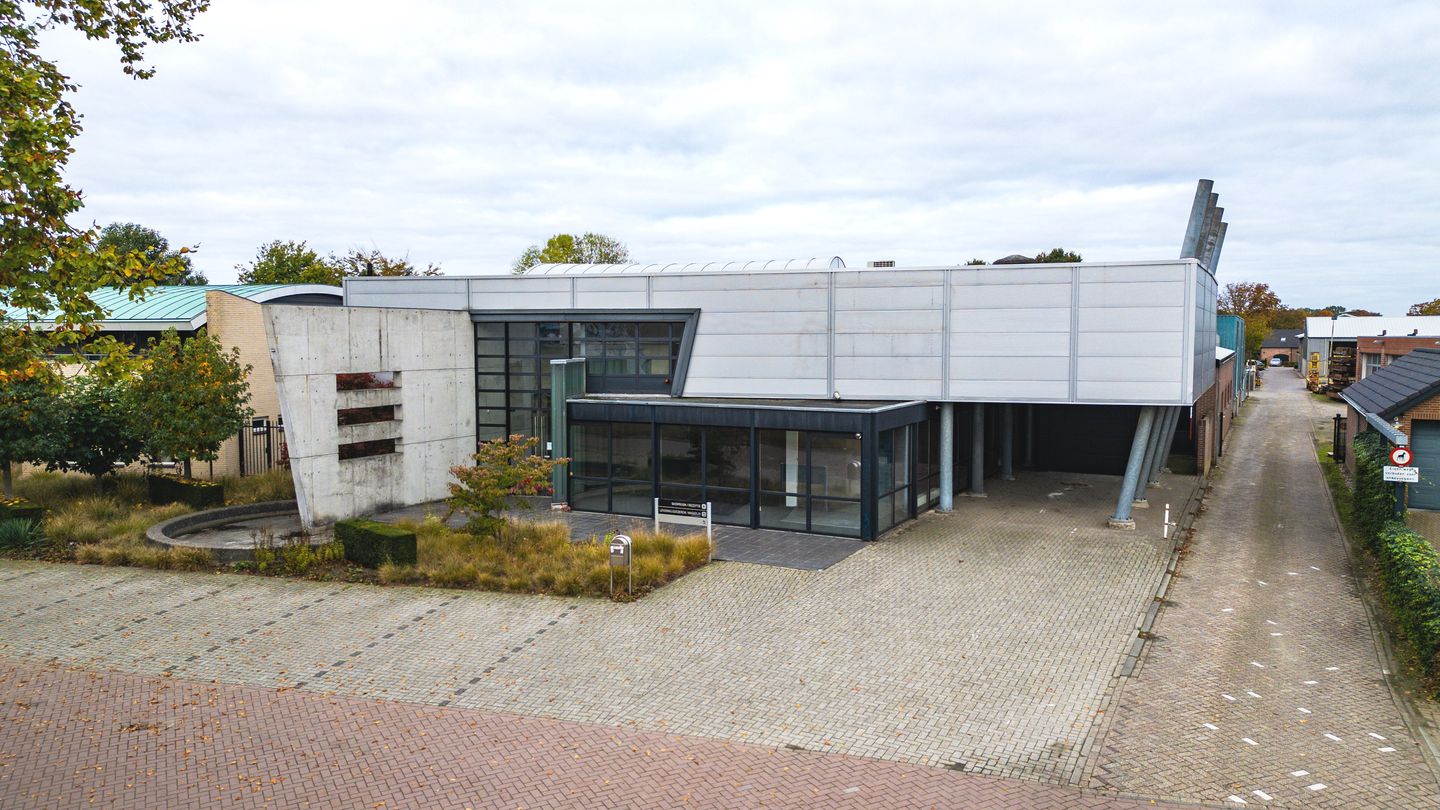 View photo 1 of Wernhoutseweg 72