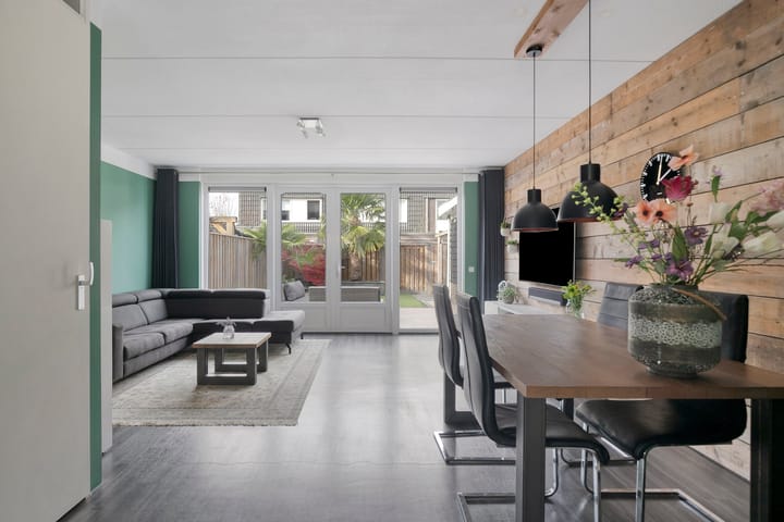 Photo 5 of Tarweakker 35