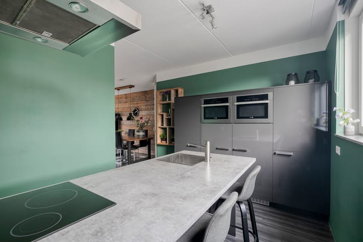 Photo 14 of Tarweakker 35