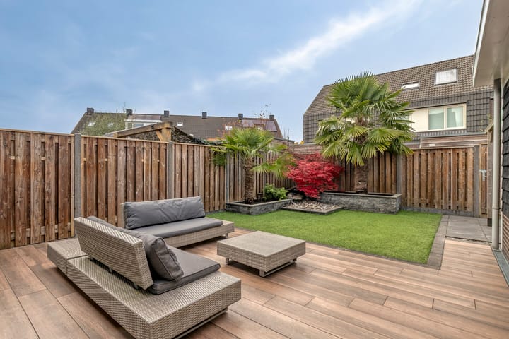 Photo 34 of Tarweakker 35