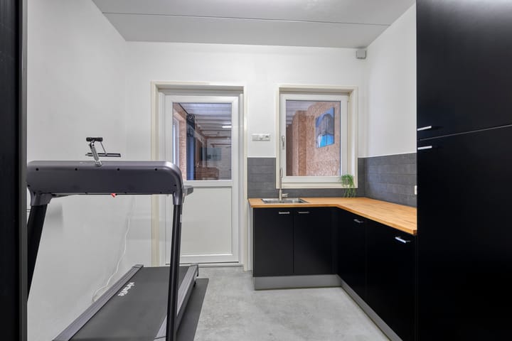 Photo 42 of Tarweakker 35