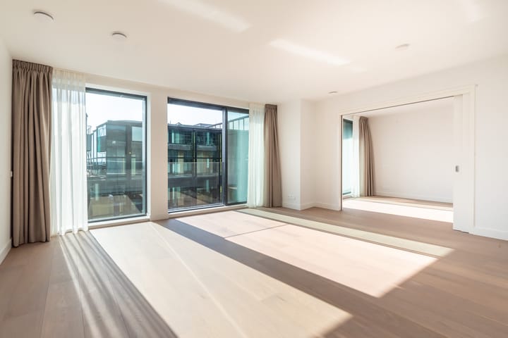 Photo 2 of Ton de Leeuwstraat 94