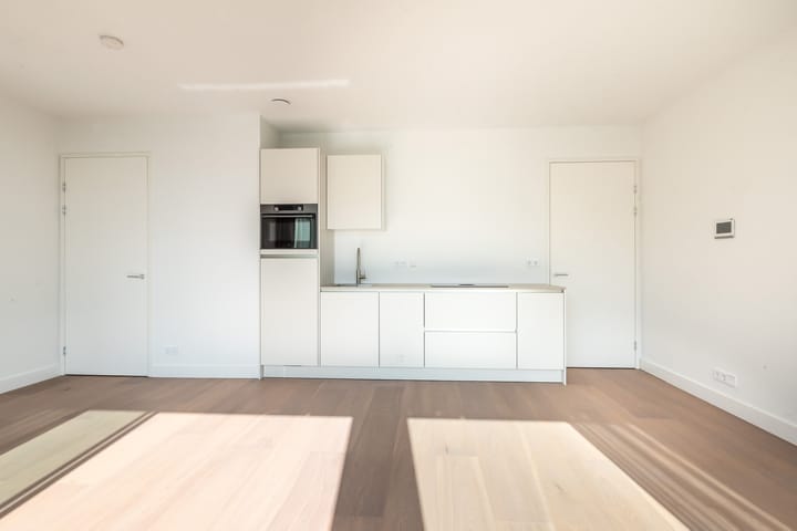 Photo 12 of Ton de Leeuwstraat 94