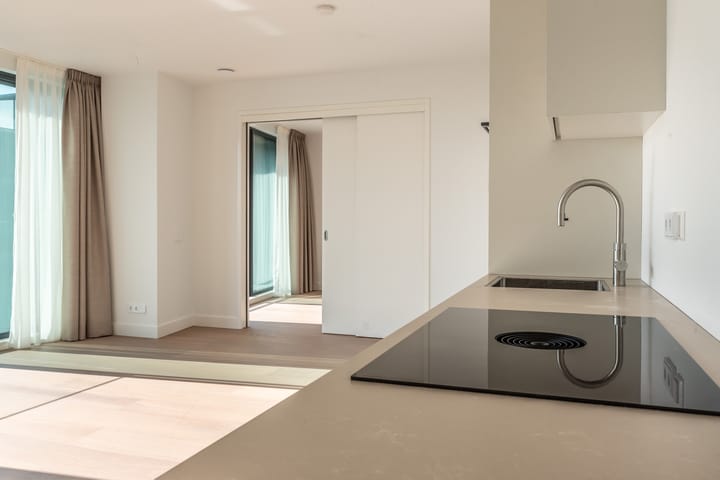 Photo 14 of Ton de Leeuwstraat 94