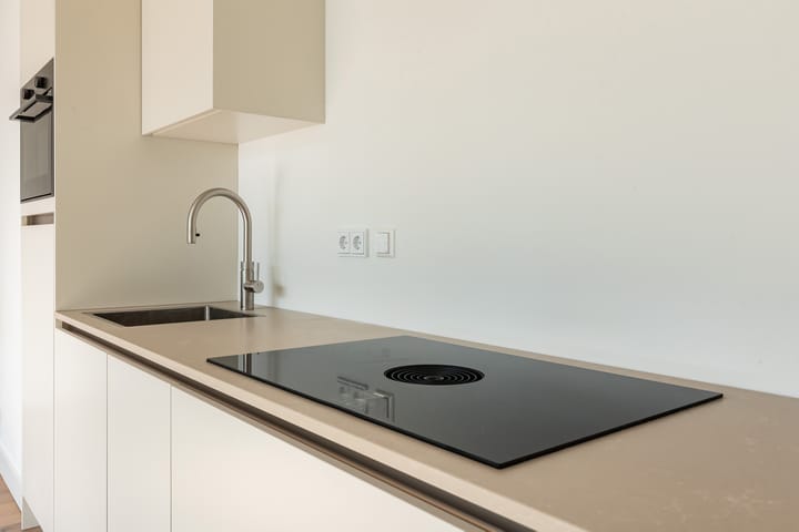 Photo 15 of Ton de Leeuwstraat 94