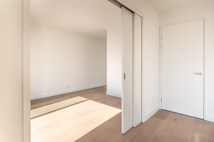 Photo 16 of Ton de Leeuwstraat 94