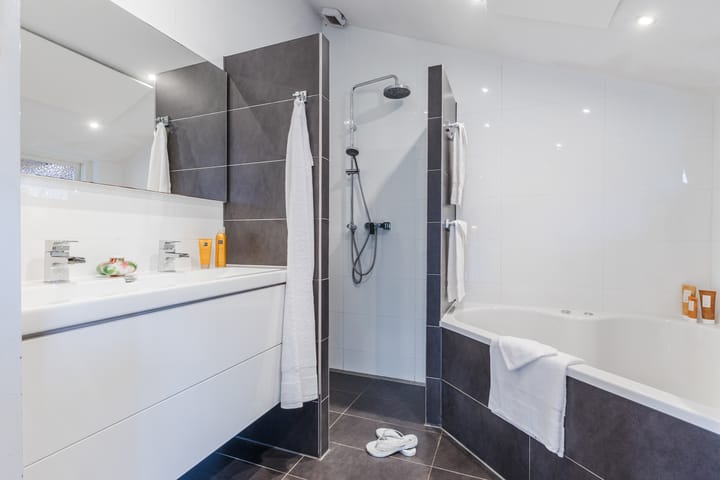 Photo 2 of Nauerna 25