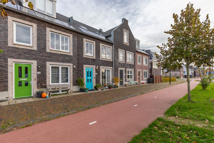 Photo 68 of Marie Curielaan 134