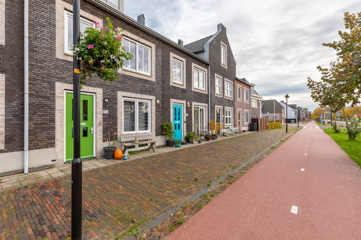 Photo 69 of Marie Curielaan 134