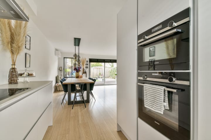 Foto 9 van Medanstraat 15