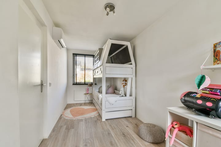 Foto 20 van Medanstraat 15