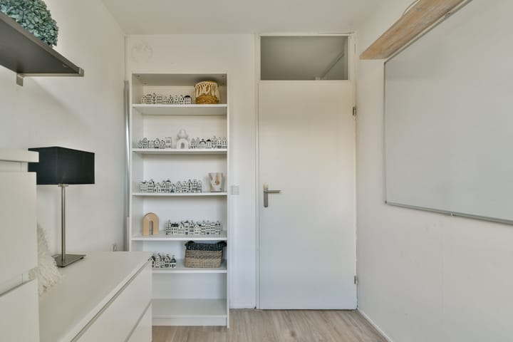 Foto 25 van Medanstraat 15