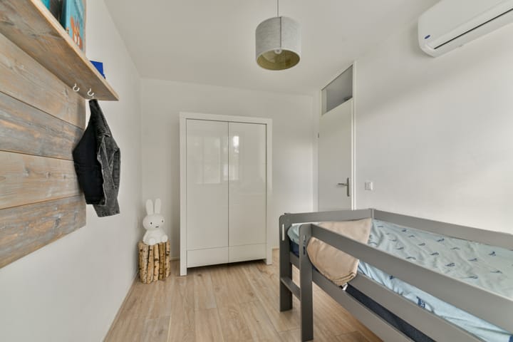 Foto 23 van Medanstraat 15