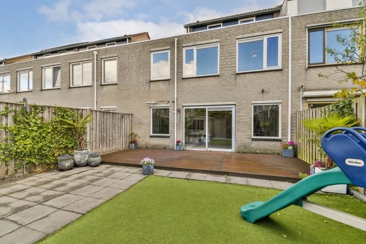 Foto 13 van Medanstraat 15