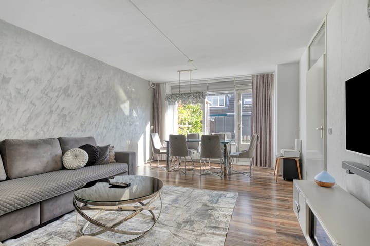 Foto 11 van J. Calsstraat 4