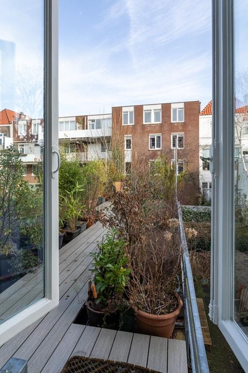 Photo 81 of De Perponcherstraat 63