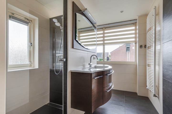 Photo 22 of Sleedoornstraat 57