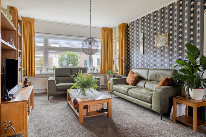 Photo 2 of Axelsestraat 24