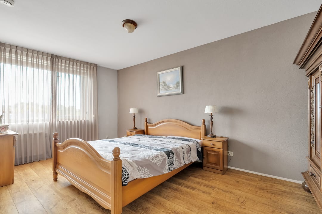 Photo 13 of Grotestraat 184-C