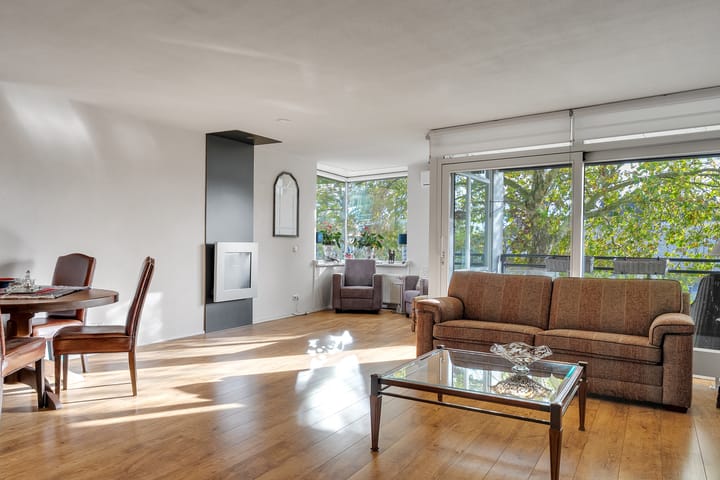 Photo 4 of Grotestraat 184-C