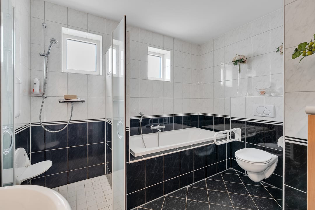 Photo 17 of Grotestraat 184-C