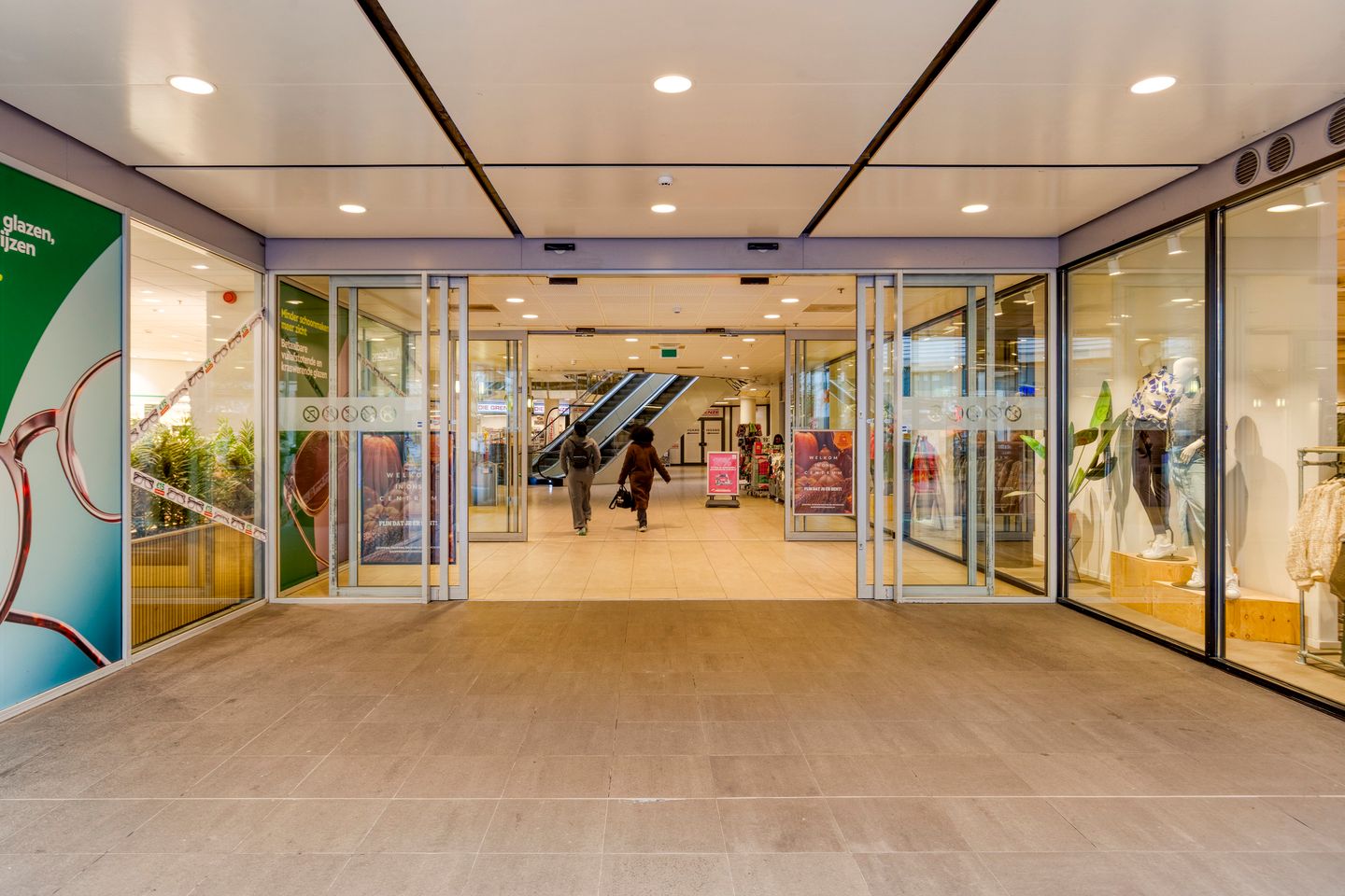 View photo 4 of Uitstraat 137