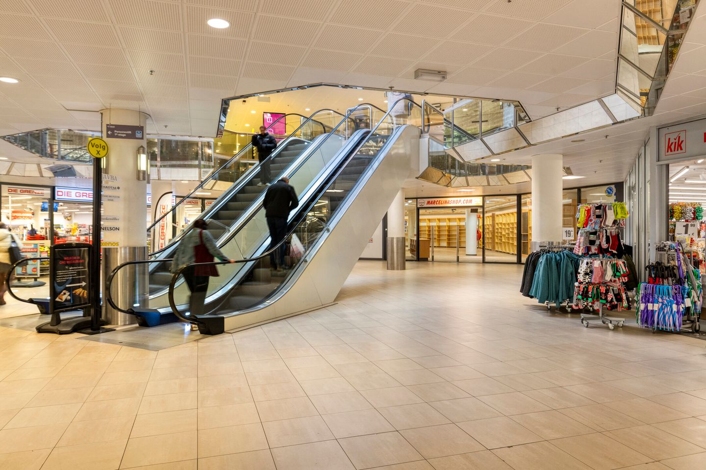 View photo 5 of Uitstraat 137