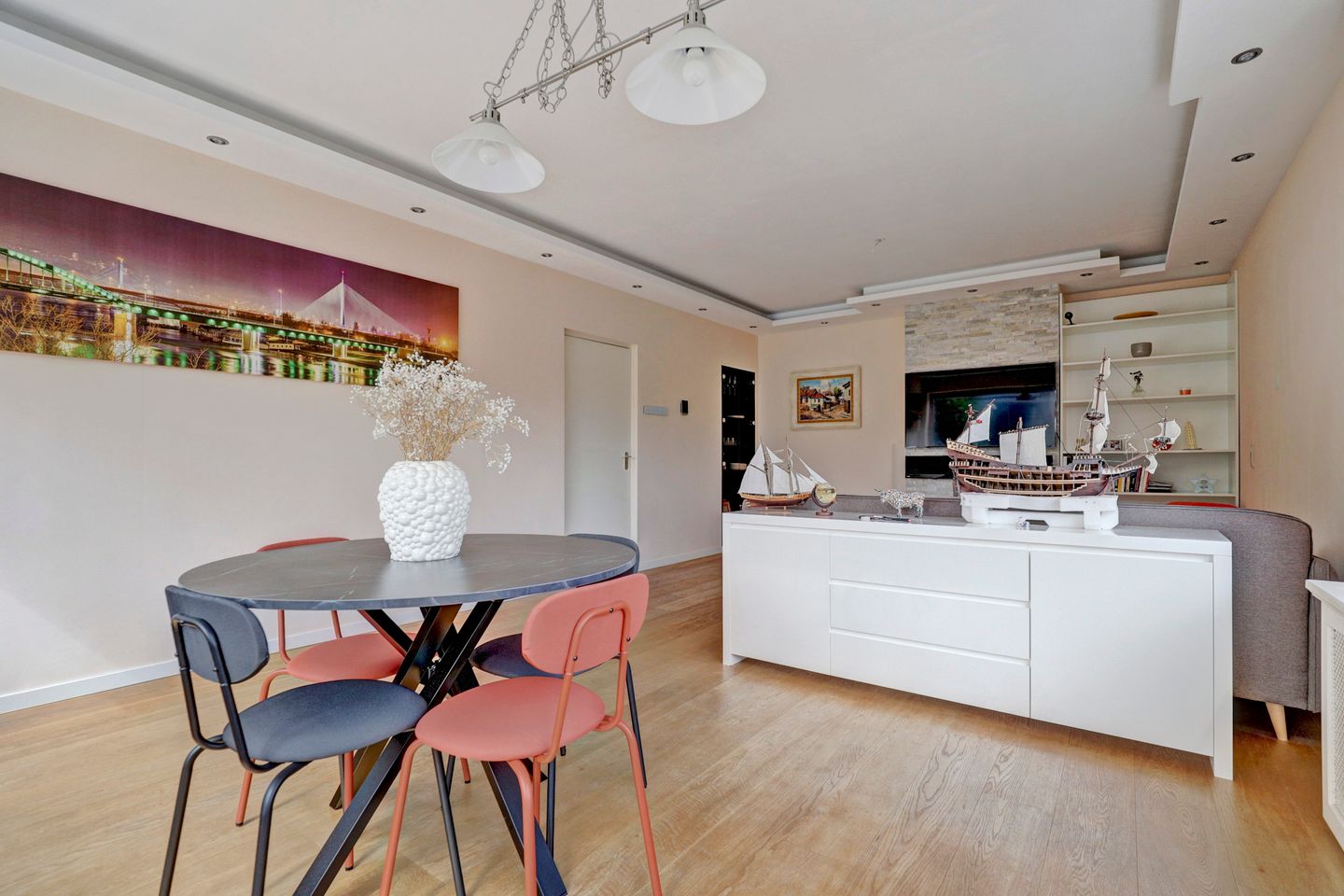 Foto 10 van Theresiastraat 12-B