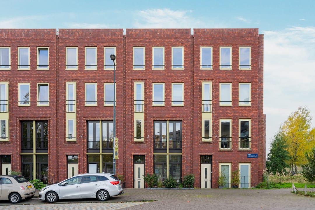 Photo 2 of Emmy Andriessestraat 4