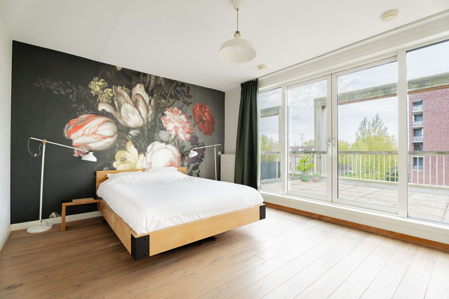 Photo 25 of Emmy Andriessestraat 4