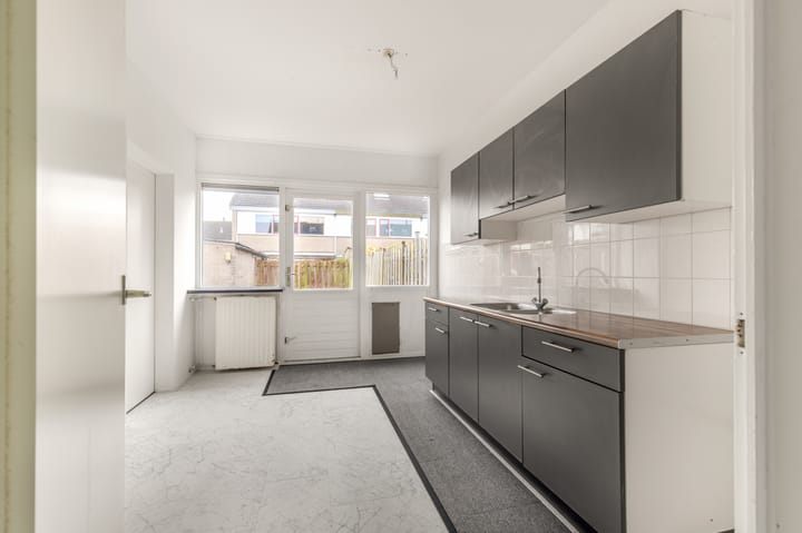 Photo 9 of Amerstraat 2