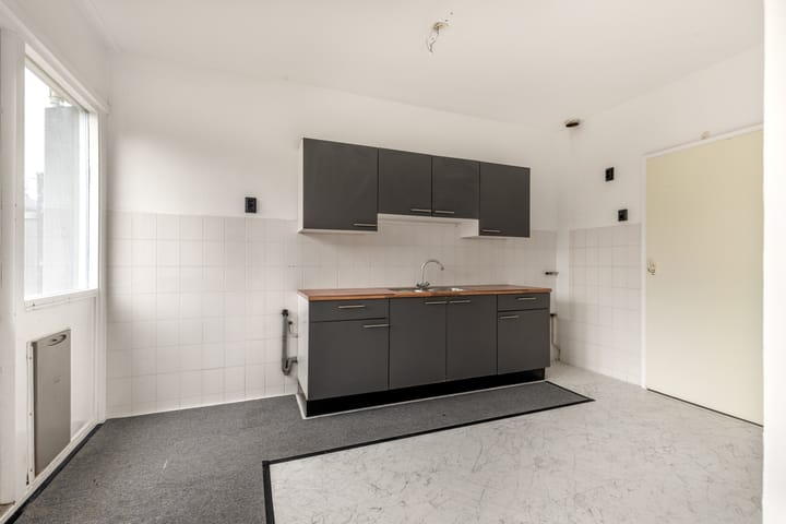 Photo 11 of Amerstraat 2