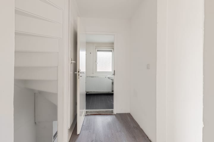 Photo 24 of Amerstraat 2