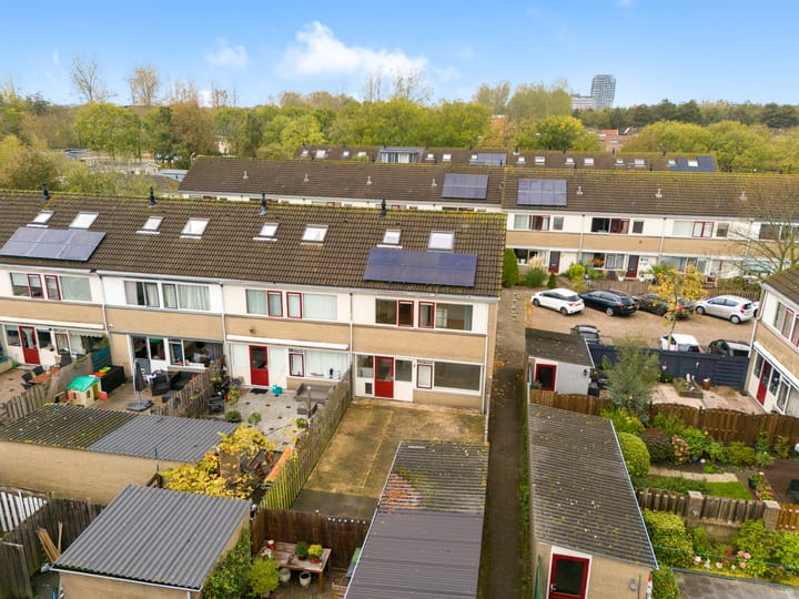 Photo 33 of Amerstraat 2