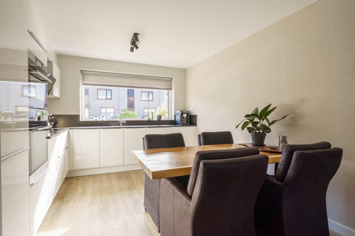 Photo 2 of Leo Gestelstraat 17