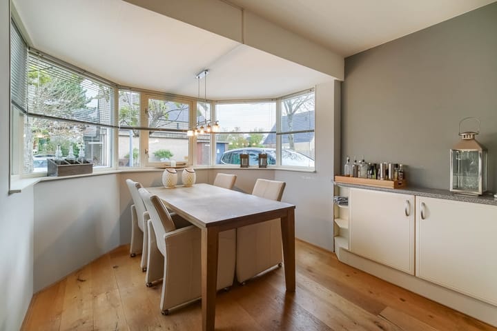 Photo 5 of Johan Huizingastraat 8