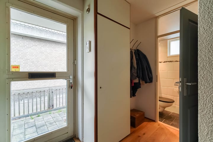 Photo 6 of Johan Huizingastraat 8