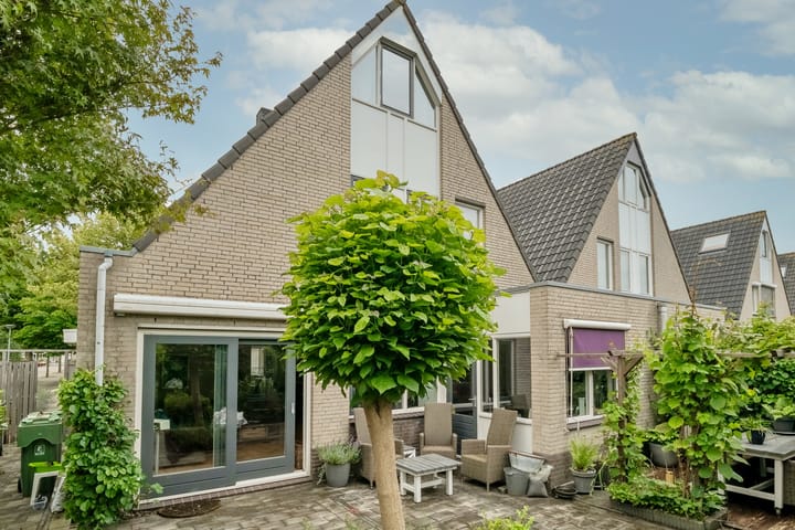 Photo 28 of Johan Huizingastraat 8